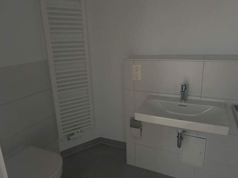 Luxuriöse 3-Zimmer-Wohnung mit Aufzug, Fußbodenheizung, Einbauküche, 2 Bädern & Wohnküche mit Balkon!