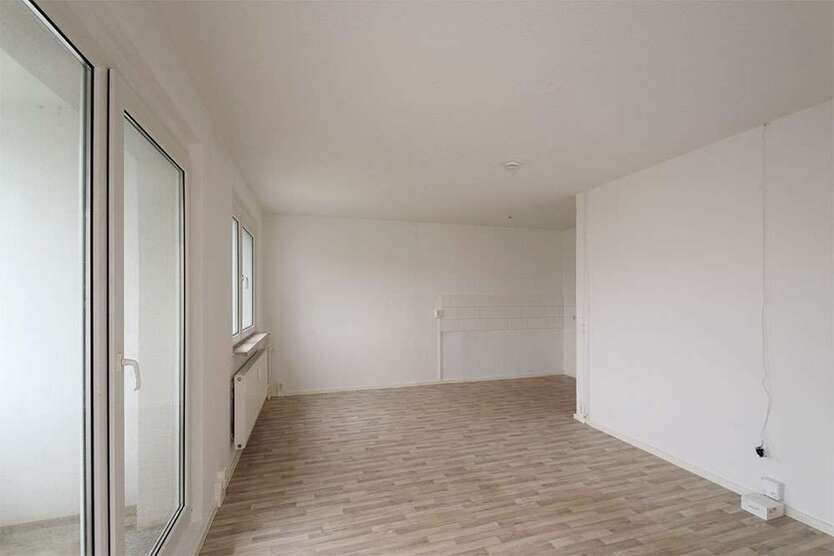 Wohnung zum Mieten in Halle (Saale) 729,09 € 113.92 m²