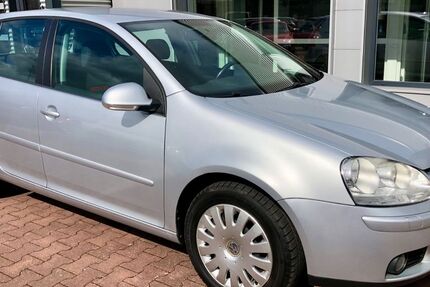 VW Golf 135.973 km 5.999 &euro; Halle/Saale 06118