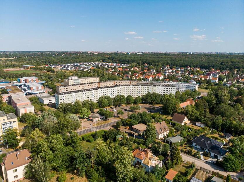 3 Raum Wohnung mit Balkon und Ausblick ins Grüne zimmer