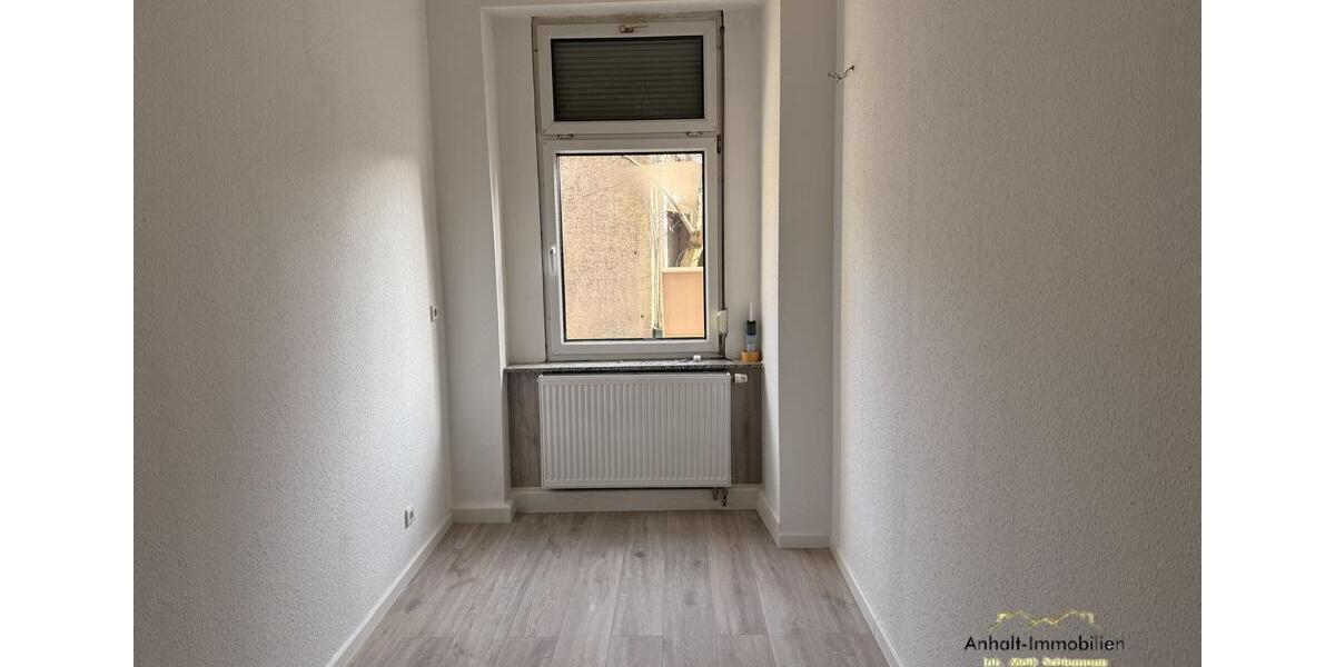 Erdgeschoßwohnung Bitterfeld-Wolfen Bitterfeld - 3 Zimmer, 85 m&sup2;, 560&euro; | Angebot:23740658