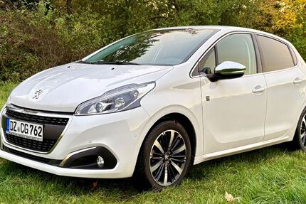 Peugeot 208 65.000 km 11.990 € Kabelsketal 06184