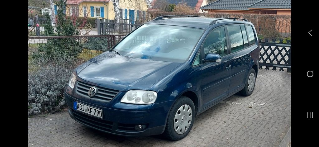 VW Touran 231.000 km 2.000 &euro; Gröbzig 06388
