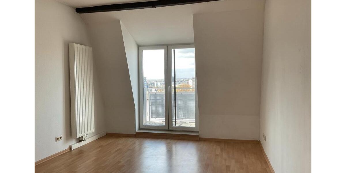 Dachgeschoßwohnung Halle (Saale) Damaschkestraße - 3 Zimmer, 91 m&sup2;, 728&euro; | Angebot:25947778