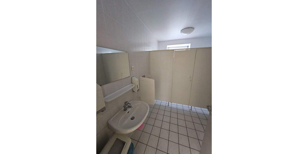 Gewerbeobjekt Halle (Saale) Innenstadt - 1 Zimmer, 210 m&sup2;, 1.175&euro; | Angebot:24793249