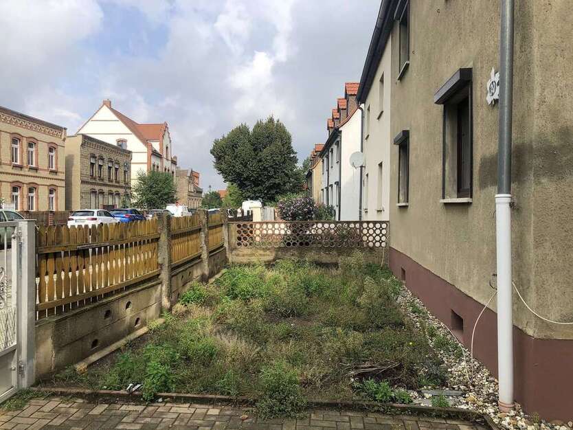 ++Doppelhaushälfte mit Entwicklungspotential in Döllnitz++ 7 zimmer