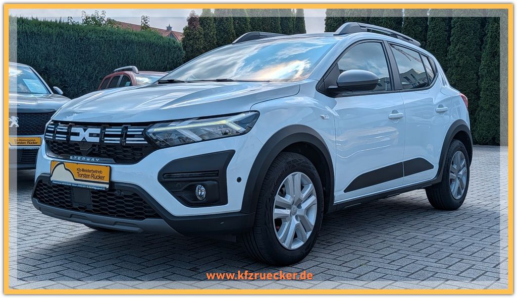 Dacia Sandero 12.300 km 16.990 &euro; Delitzsch 04509