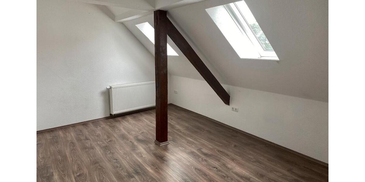 Dachgeschoßwohnung Bitterfeld-Wolfen Bitterfeld - 2 Zimmer, 53 m&sup2;, 480&euro; | Angebot:26197250
