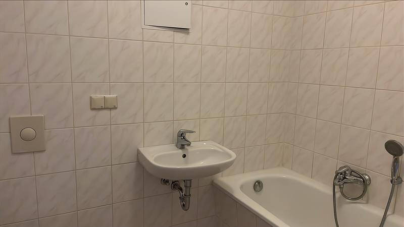 Etagenwohnung Halle (Saale) Damaschkestraße - 2 Zimmer, 48 m&sup2;, 350&euro; | Angebot:26744838