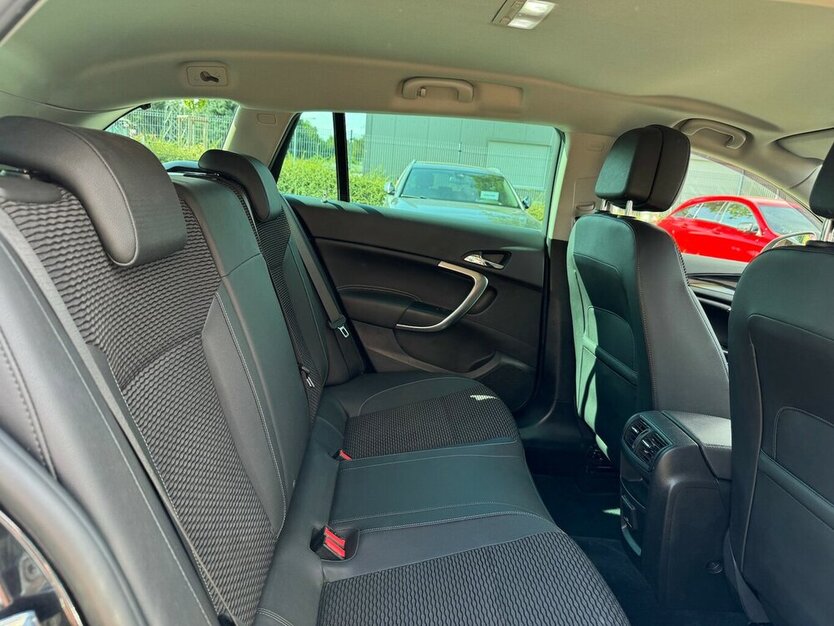 Opel Insignia 2.0 Sportstourer /Xenon/Navi/19´´ Alu 150.000 km 7.990 € Leipzig 04347