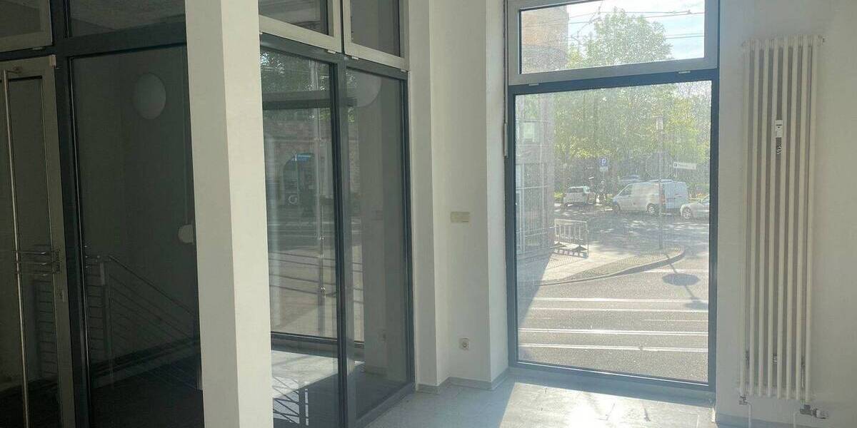 Gewerbeobjekt Merseburg Neumarkt (Vorstadt) - 3 Zimmer, 100 m&sup2;, 700&euro; | Angebot:25730115