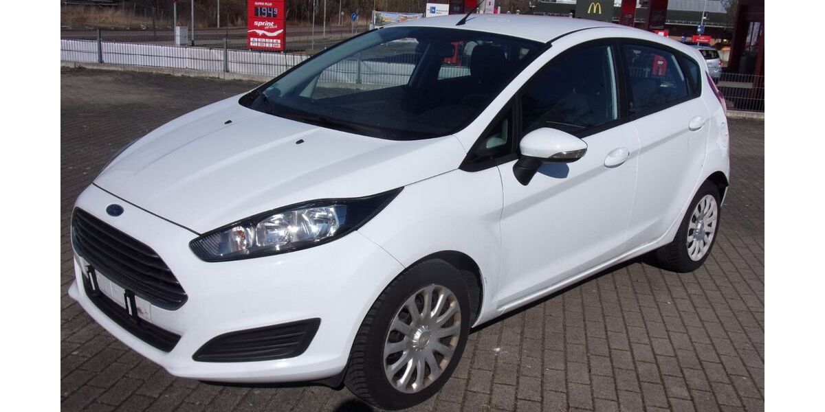 Ford Fiesta 185.900 km 3.333 &euro; Wolfen 06766