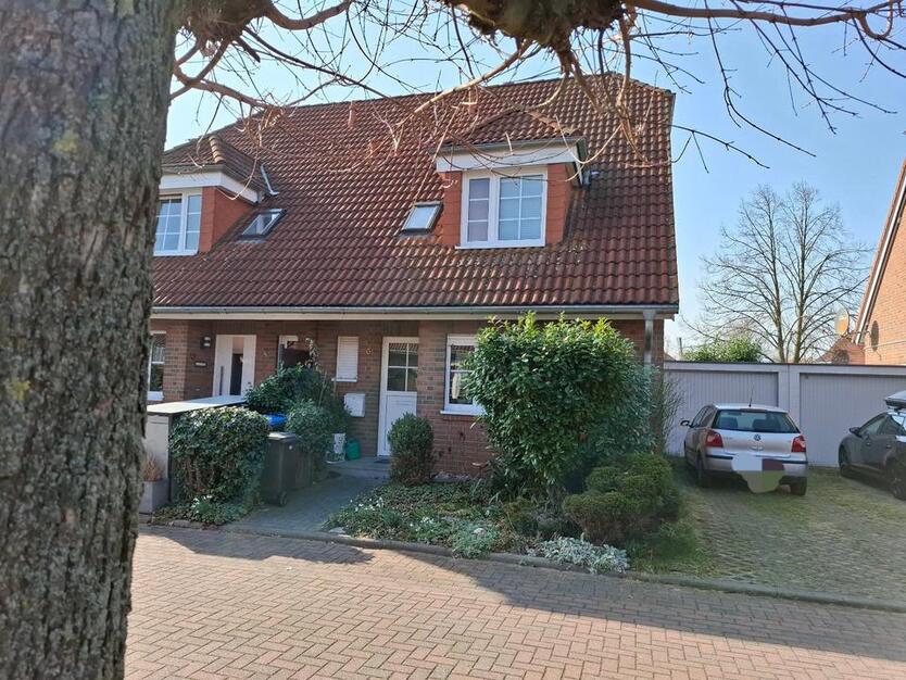 Doppelhaushälfte in Plößnitz, ruhige Siedlungslage