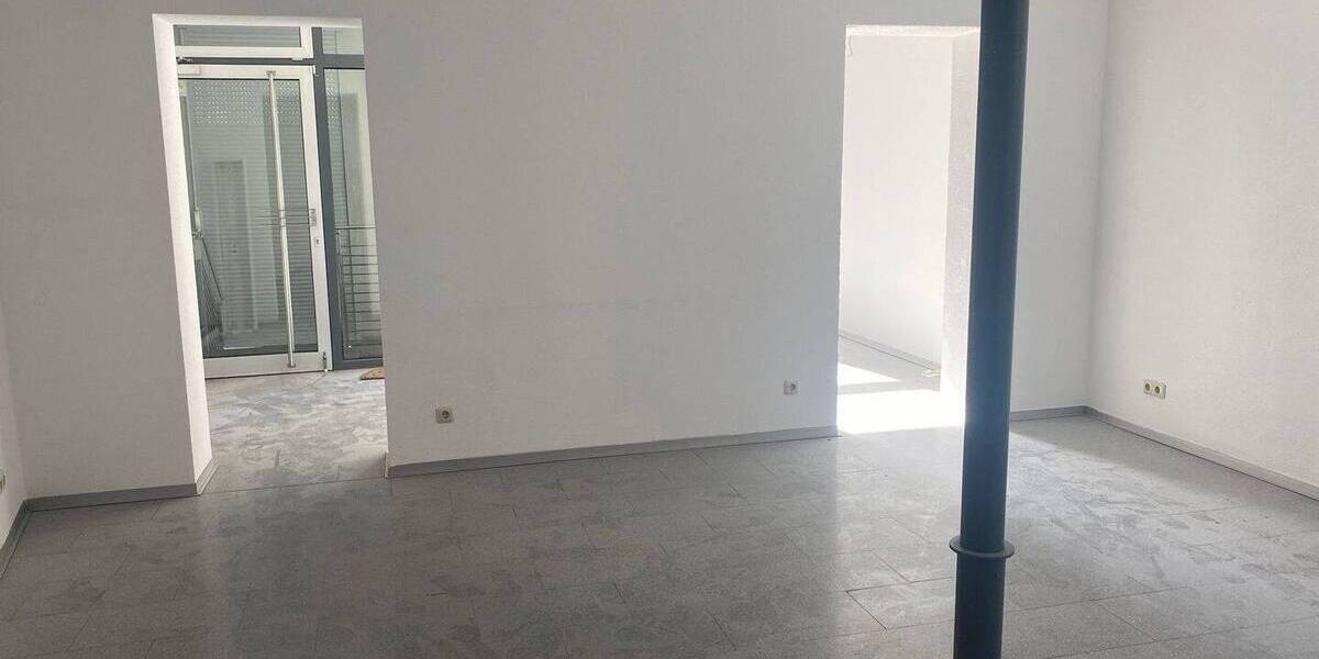 Gewerbeobjekt Merseburg Neumarkt (Vorstadt) - 3 Zimmer, 100 m&sup2;, 700&euro; | Angebot:25730115
