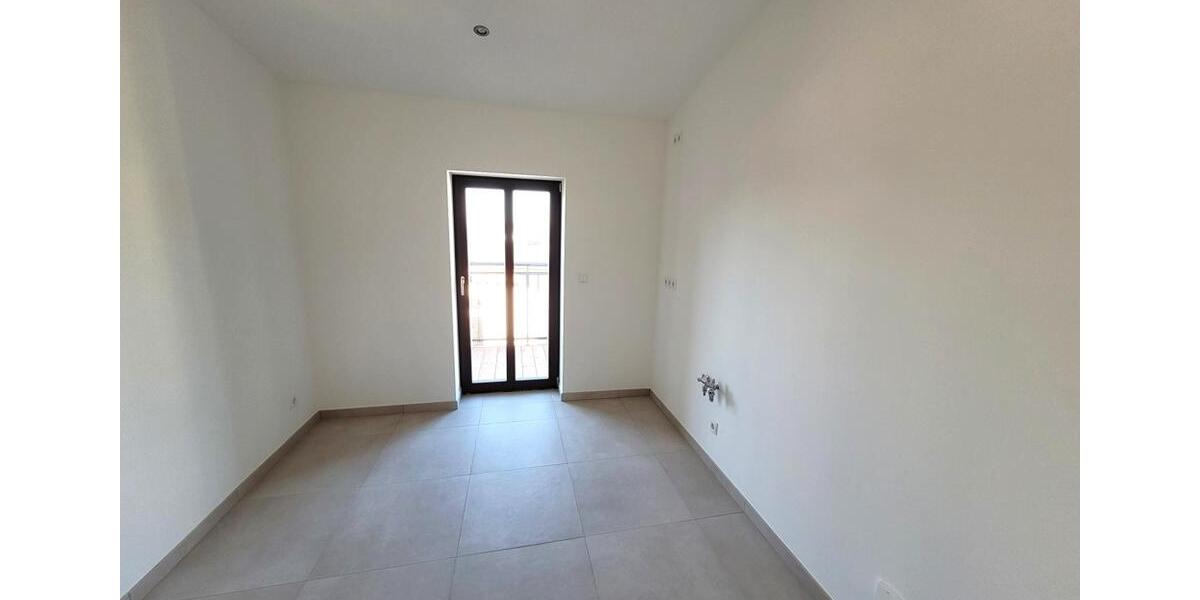 Dachgeschoßwohnung Halle (Saale) Damaschkestraße - 3 Zimmer, 77 m&sup2;, 920&euro; | Angebot:25080977