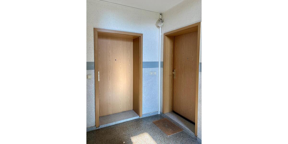 Dachgeschoßwohnung Halle (Saale) Damaschkestraße - 4 Zimmer, 75 m&sup2;, 595&euro; | Angebot:25648287