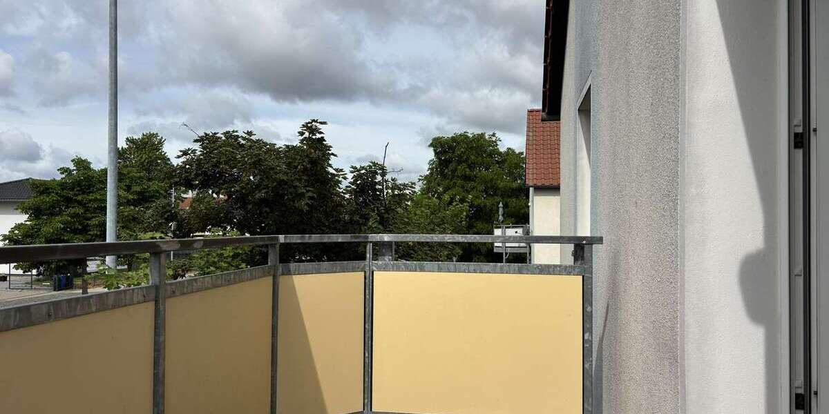 Etagenwohnung Leuna - 2 Zimmer, 45 m&sup2;, 335&euro; | Angebot:26835341