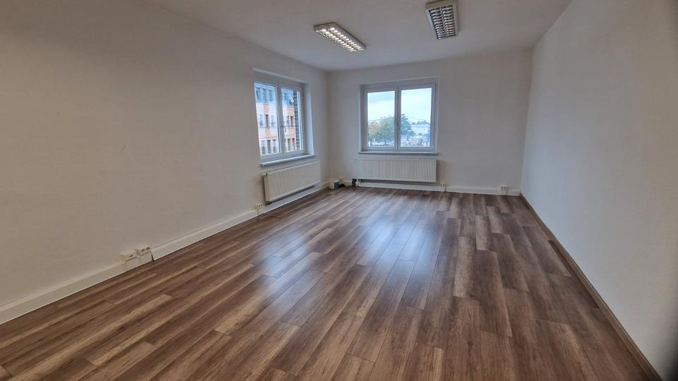 Gewerbeobjekt Halle (Saale) Büschdorf - 590&euro; | Angebot:26260923