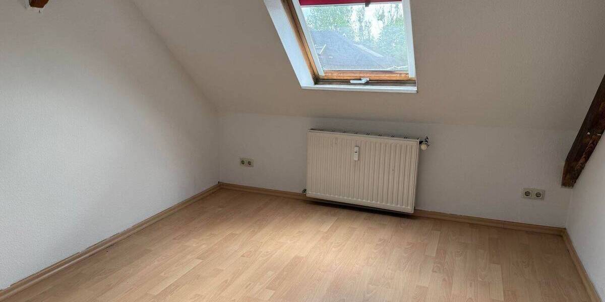 Etagenwohnung Halle Freiimfelde - 4 Zimmer, 90 m&sup2;, 549&euro; | Angebot:26799422