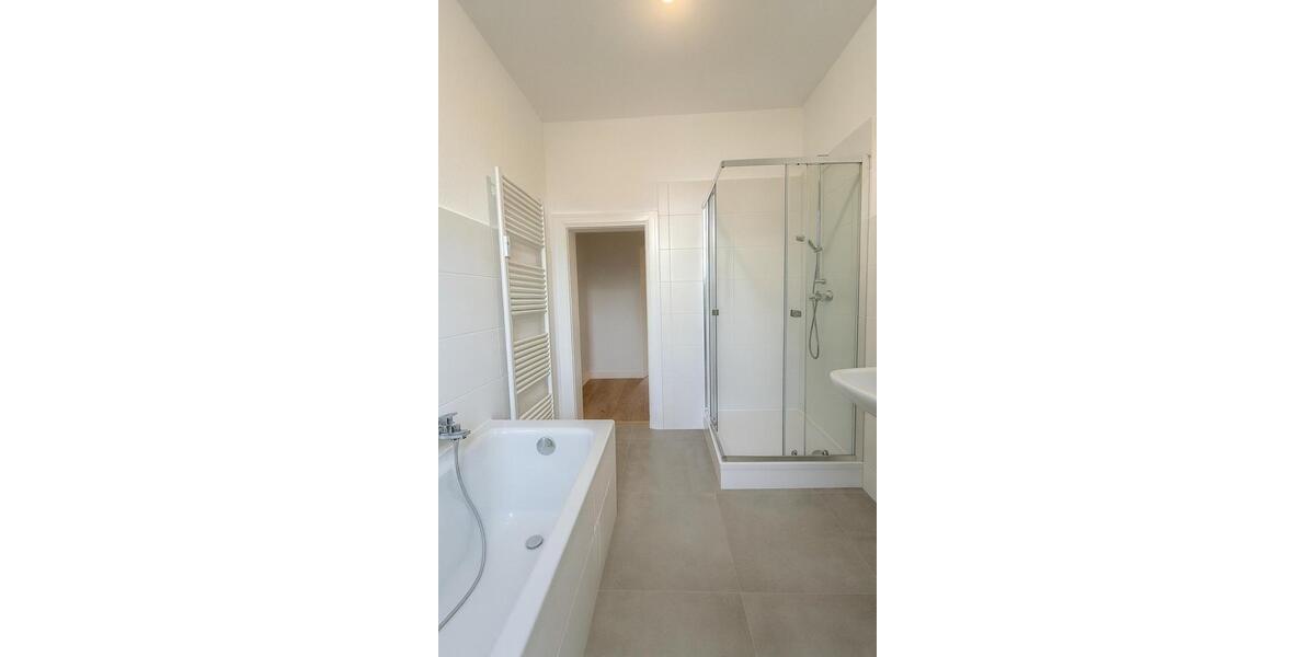 Etagenwohnung Halle (Saale) Frohe Zukunft - 5 Zimmer, 150 m&sup2;, 1.350&euro; | Angebot:25865846