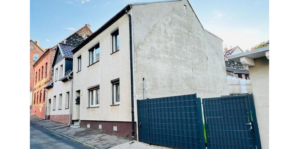 Reihenhaus Eisleben (Lutherstadt) - 7 Zimmer, 132 m&sup2;, 37.000&euro; | Angebot:26786588
