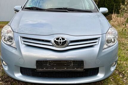 Toyota Auris 107.829 km 6.500 &euro; Halle 06132
