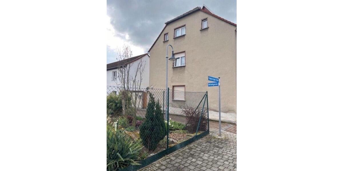 Reihenhaus Lützen - 3 Zimmer, 100 m&sup2;, 95.000&euro; | Angebot:23677304