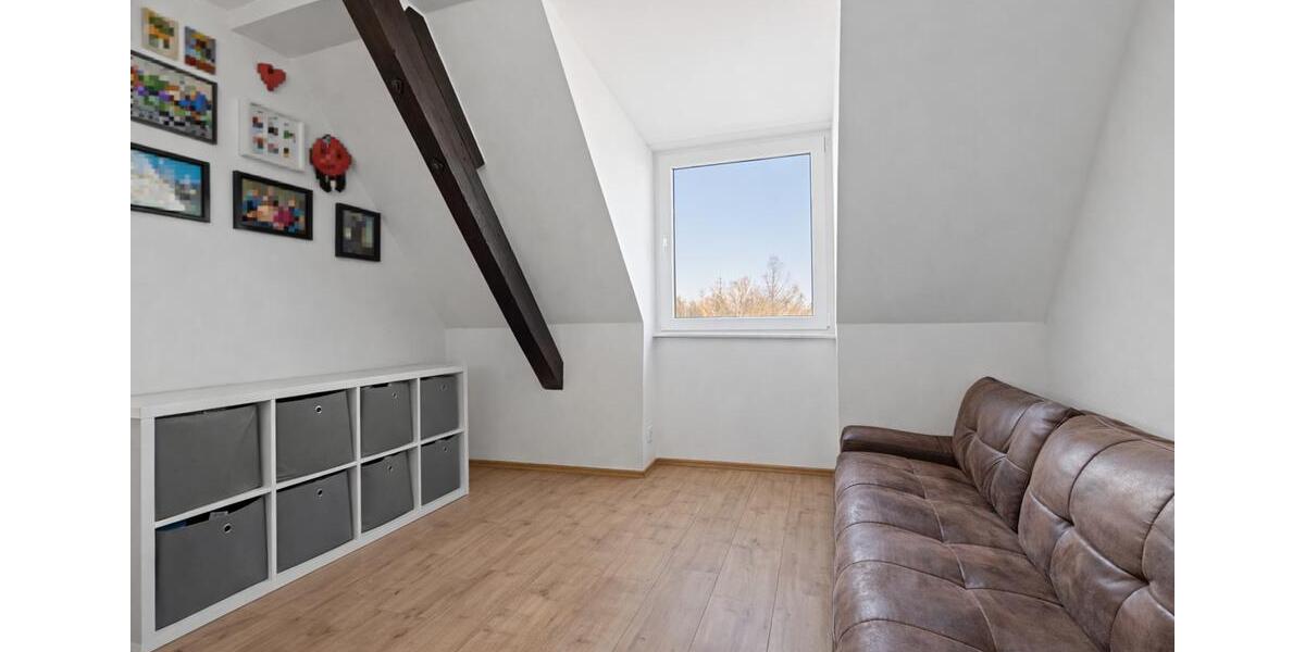 Dachgeschoßwohnung Bitterfeld-Wolfen Bitterfeld - 4 Zimmer, 93 m&sup2;, 840&euro; | Angebot:25569007