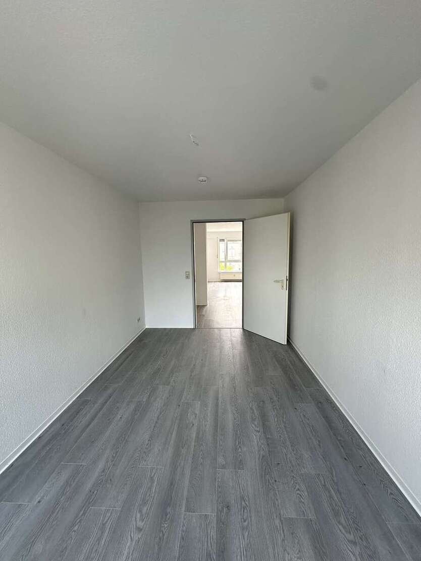 ++Frisch Sanierte Familienwohnung mit Aufzug++ 4 zimmer