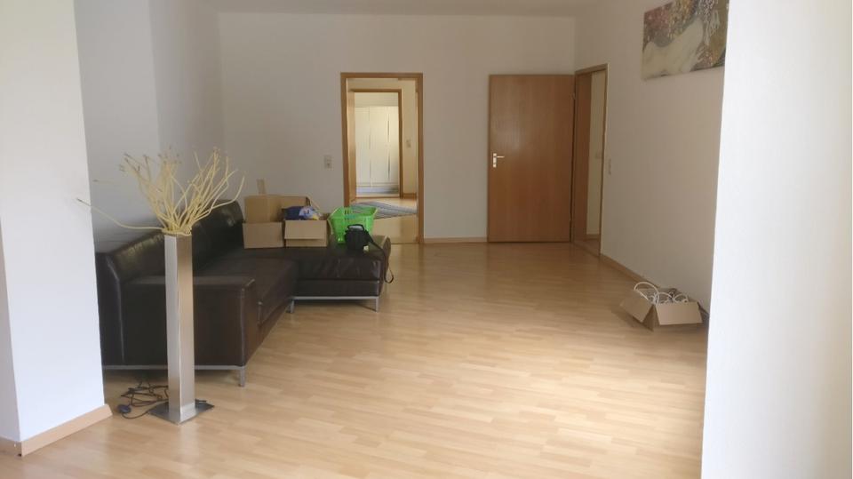 Etagenwohnung Halle (Saale) Damaschkestraße - 4 Zimmer, 90 m&sup2;, 675&euro; | Angebot:25990016