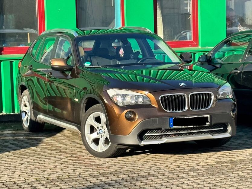 BMW X1 228.000 km 7.700 € Halle Saale 06122