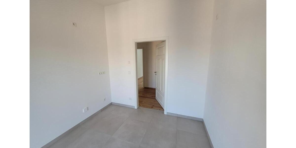 Dachgeschoßwohnung Halle (Saale) Damaschkestraße - 3 Zimmer, 77 m&sup2;, 920&euro; | Angebot:25080977