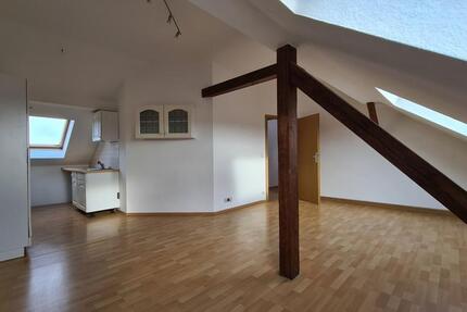 4 Raum Wohnung im Dachgeschoss, Wielandstraße 35, Weißenfels