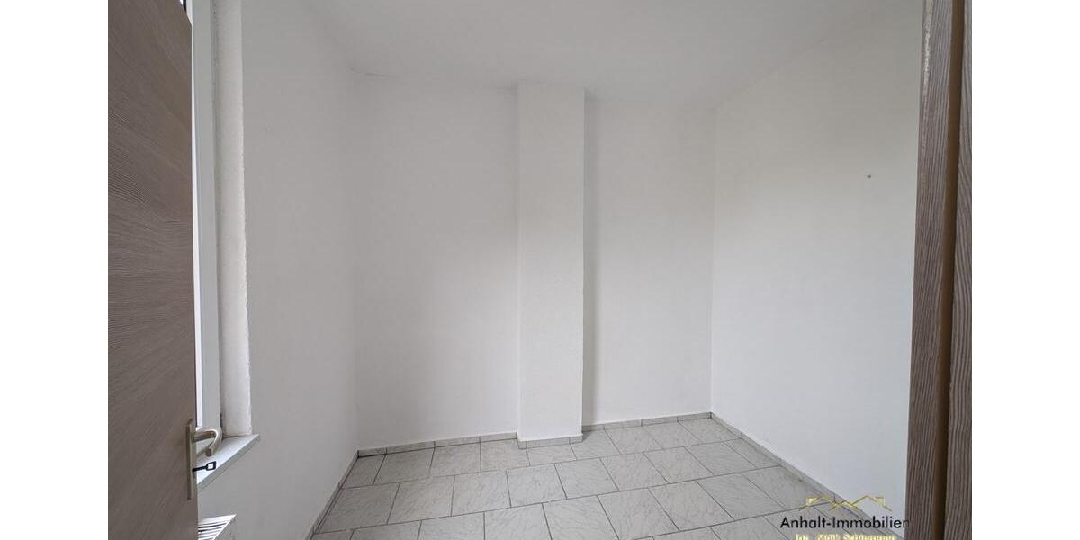 Etagenwohnung Bitterfeld-Wolfen Bitterfeld - 3 Zimmer, 84 m&sup2;, 480&euro; | Angebot:25547013