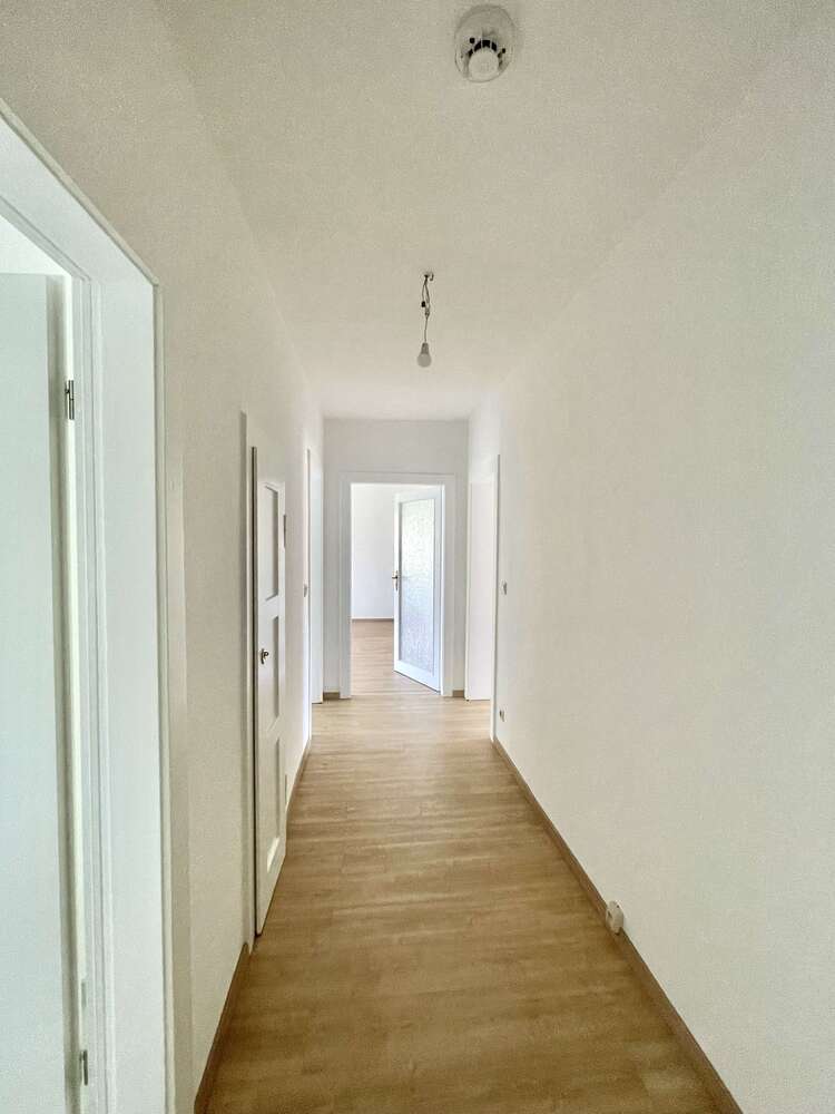 Wohnung zum Mieten in Bitterfeld 399,49 € 61.46 m²