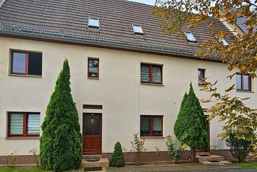 Nördlicher Saalekreis: Idyllisches Wohnen mit Platz für 2 Familien, Nebengelass & Pool 1 zimmer