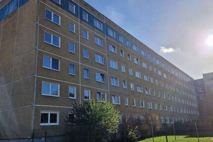 Wohnung zum Mieten in Halle 336 € 66.54 m²
