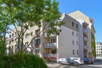 Wohnung zum Mieten in Halle 327 € 35.39 m²