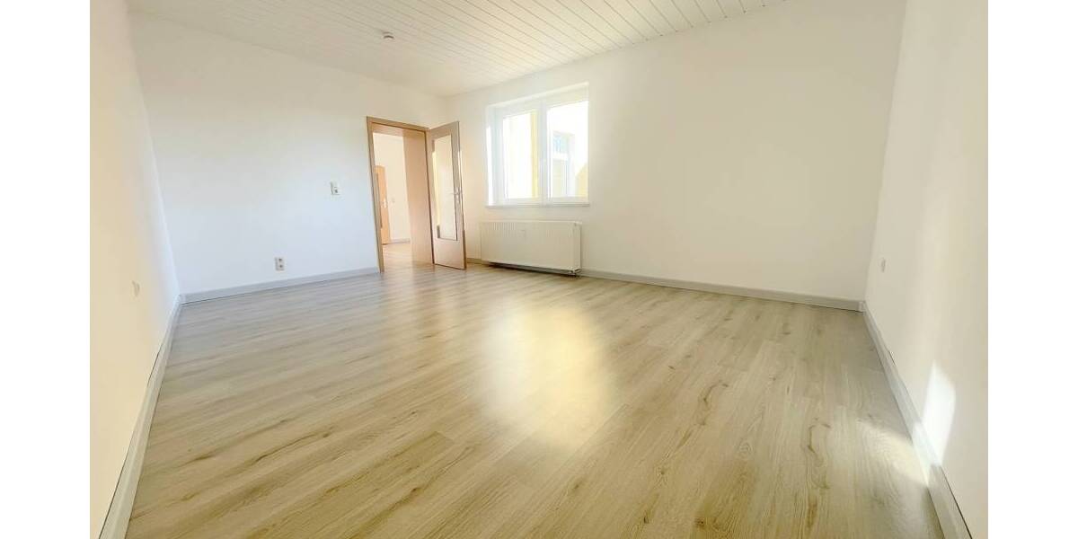 Etagenwohnung Lützen - 4 Zimmer, 110 m&sup2;, 850&euro; | Angebot:25689033