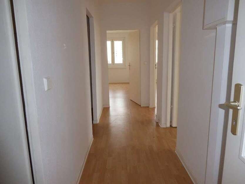 Wohnung zum Mieten in Halle (Saale) 381 € 72.42 m²
