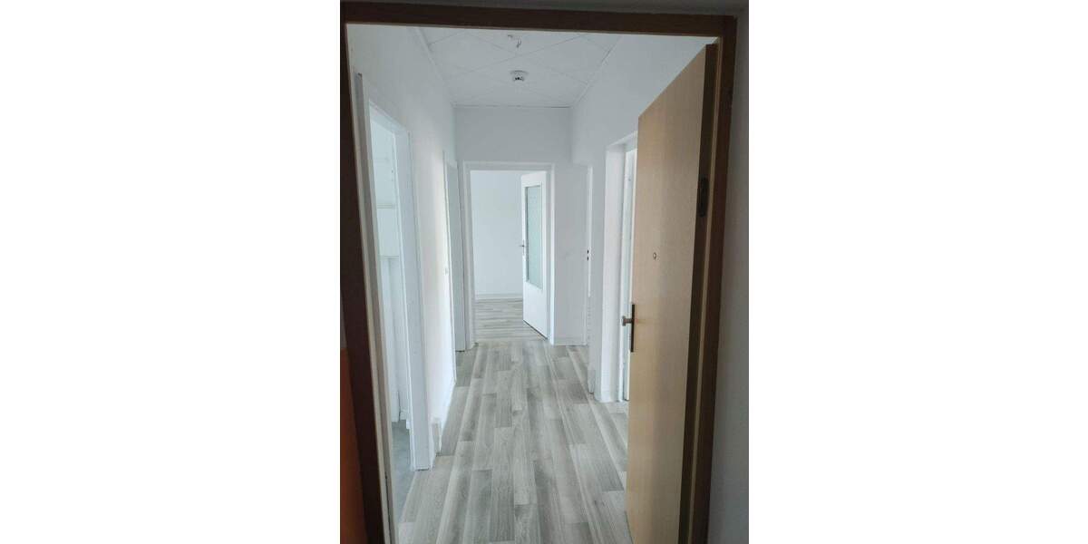 Etagenwohnung Mücheln - 3 Zimmer, 58 m&sup2;, 250&euro; | Angebot:25356439