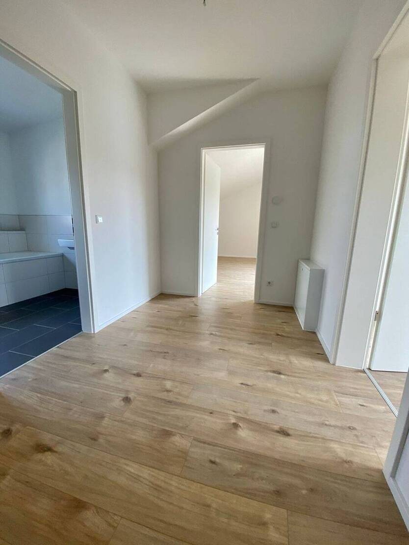 Einziehen und Wohlfühlen! Haushälfte mit Fußbodenheizung, Garage und Garten zu verkaufen! 4 zimmer