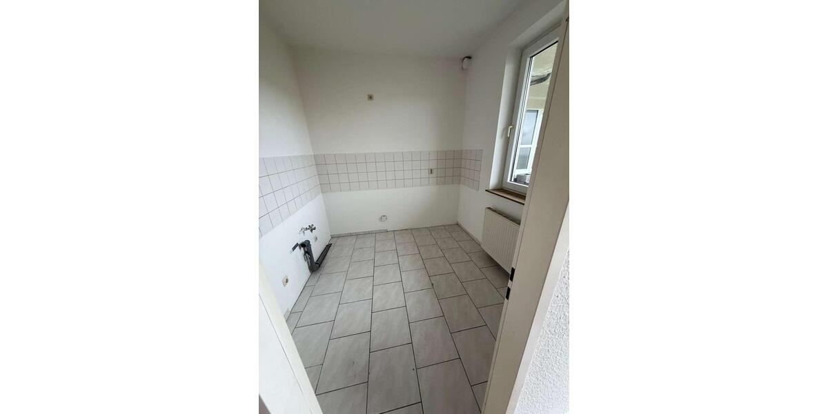 Etagenwohnung Bitterfeld-Wolfen Bitterfeld - 2 Zimmer, 66 m&sup2;, 430&euro; | Angebot:25990005