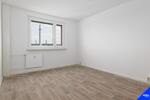 Komplett renovierte 3-Raum-Wohnung mit Balkon – Bezugsfertig in ruhiger Lage mit Blick ins Grüne VO 6697