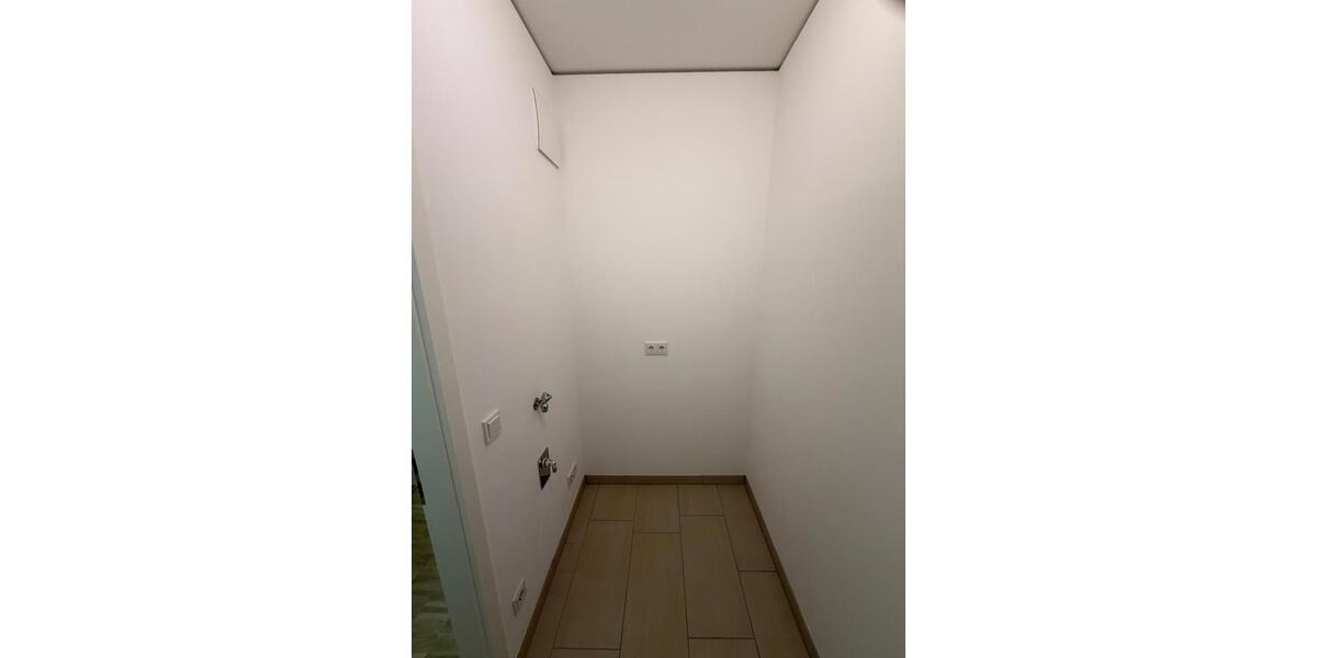 Etagenwohnung Halle (Saale) Gesundbrunnen - 5 Zimmer, 122 m&sup2;, 1.529&euro; | Angebot:26097644