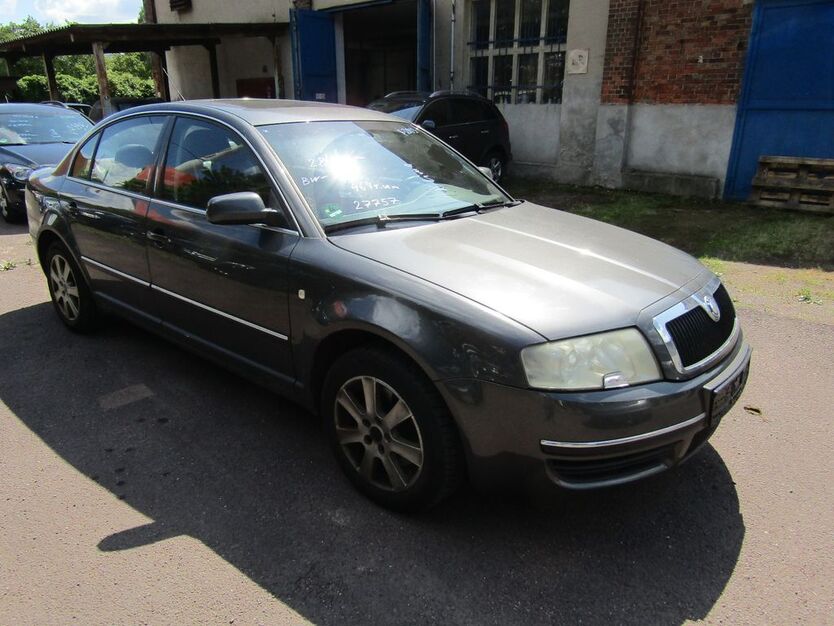 Skoda Superb 464.214 km 1.490 € Halle 06130