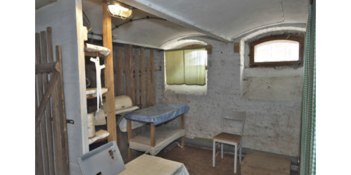 Einfamilienhaus Querfurt - 8 Zimmer, 220 m&sup2;, 72.999&euro; | Angebot:25279749