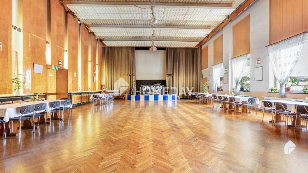 Einfamilienhaus + Gewerbe - Vielseitiges Mehrzweckgebäude mit großem Potenzial, ideal für Investoren