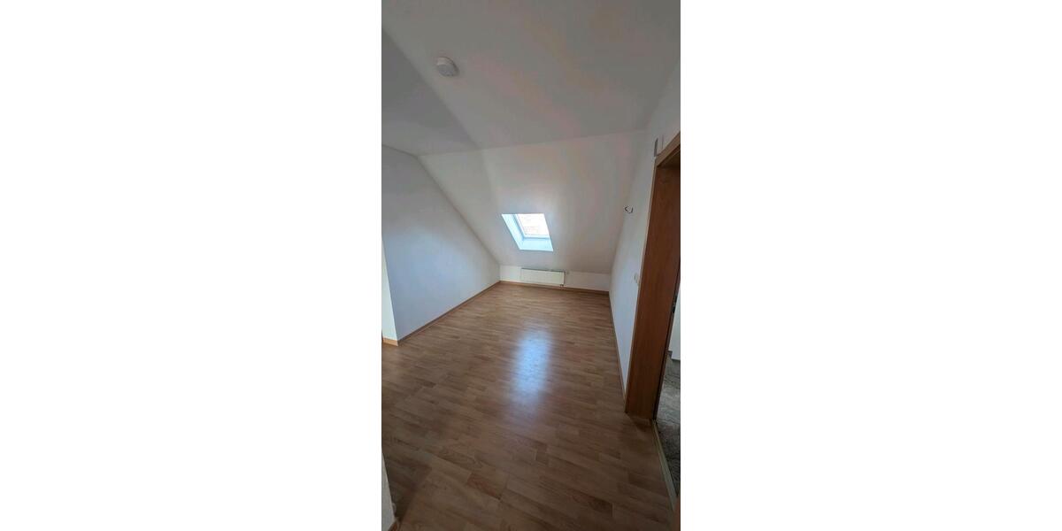 Dachgeschoßwohnung Schkeuditz - 3 Zimmer, 106 m&sup2;, 700&euro; | Angebot:25291764