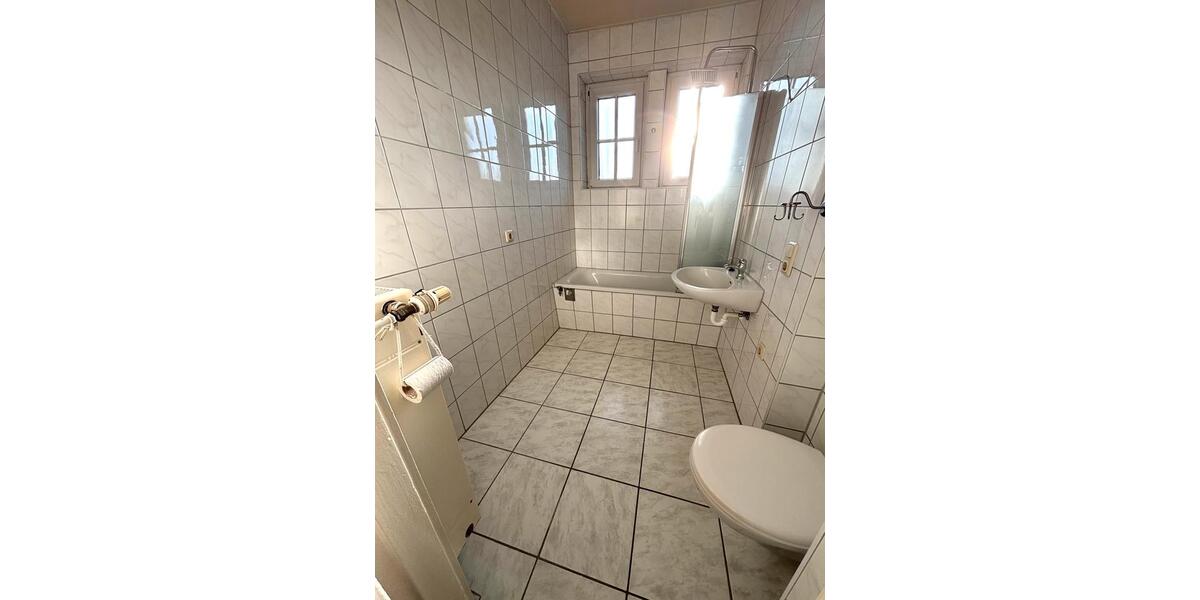 Etagenwohnung Köthen (Anhalt) - 4 Zimmer, 92 m&sup2;, 600&euro; | Angebot:25905081